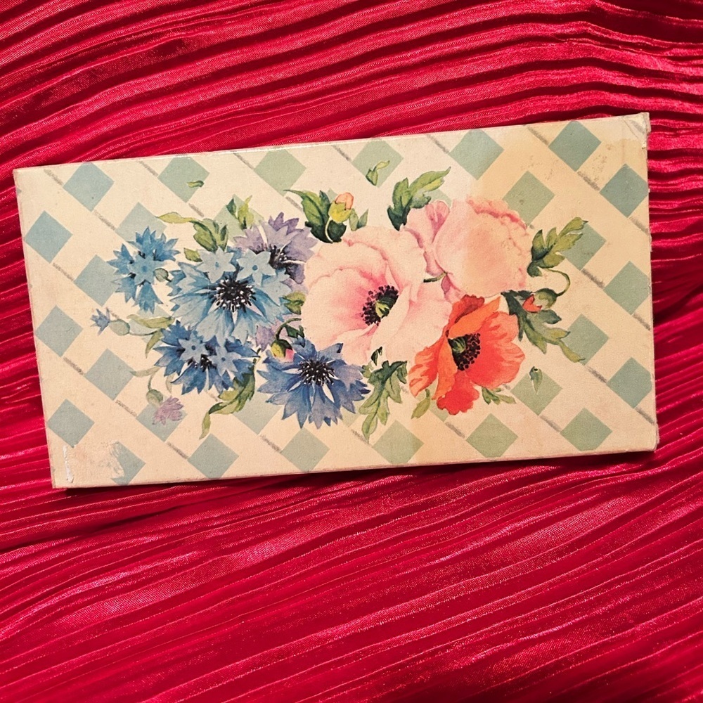 Vintage Avon Country Garden hostess soaps- like new - Picture 2 of 7